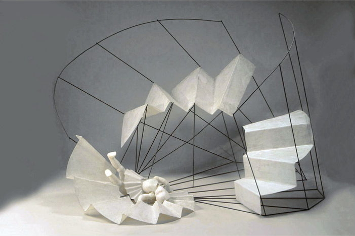 Françoise Coutant, Oubliée, 120 x 200 x 200 cm - métal, résine, papier.